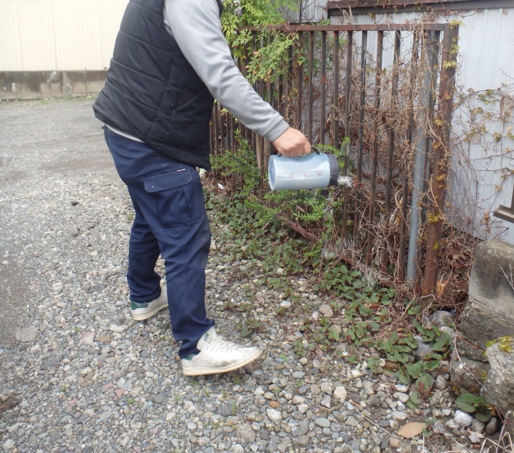 除草剤散布の様子その2